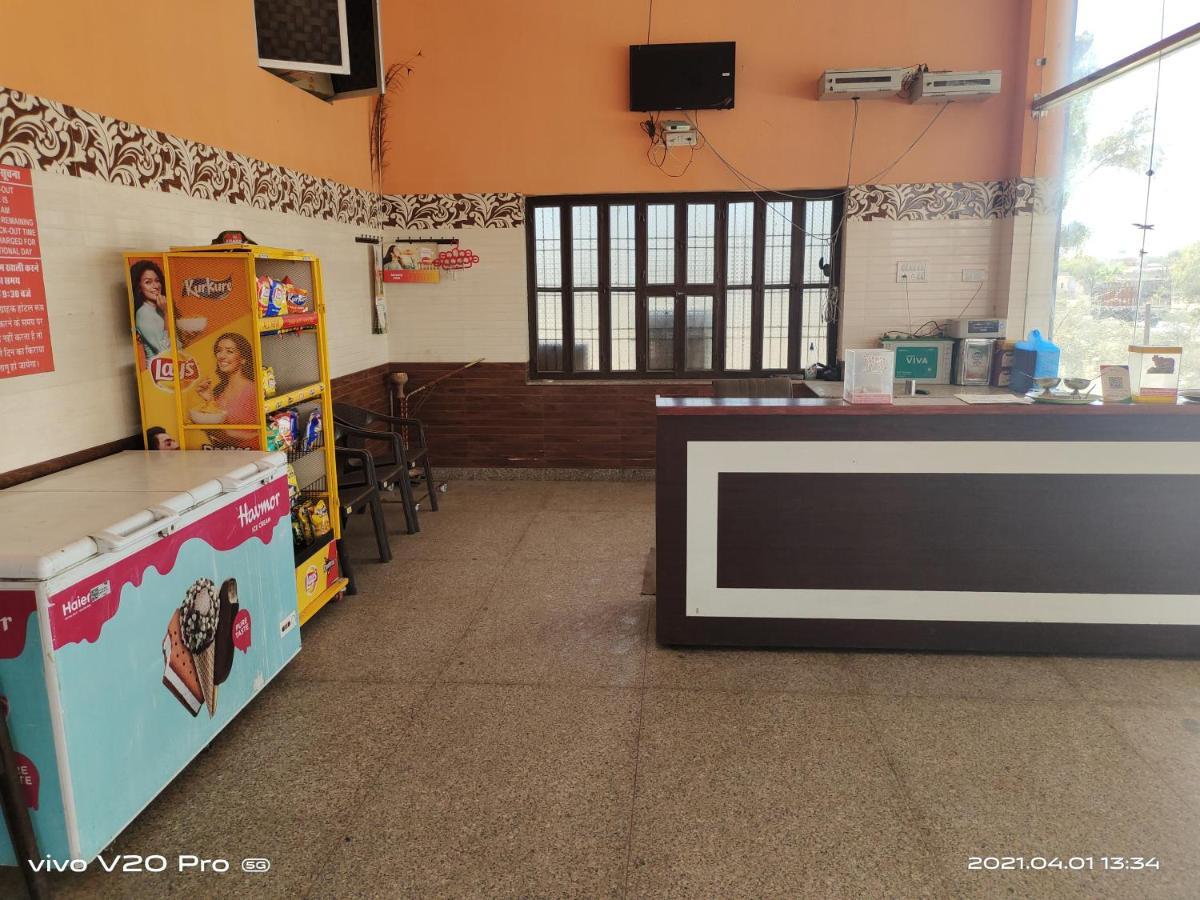 Hotel Purnima Palace Fatehpur  외부 사진